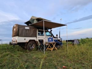 Land cruiser hard top with 1 roof top tent