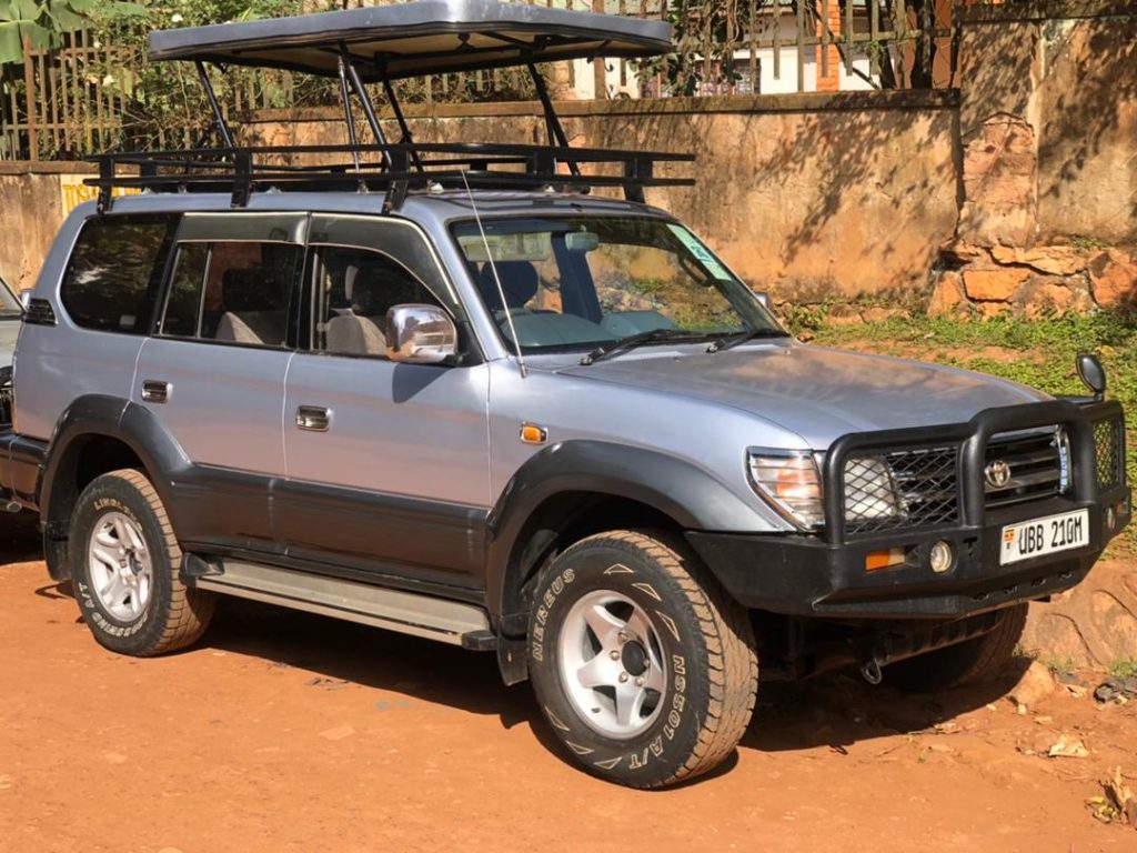 Land cruiser with Pop up roof