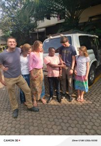 How to rent a car n Uganda while in France