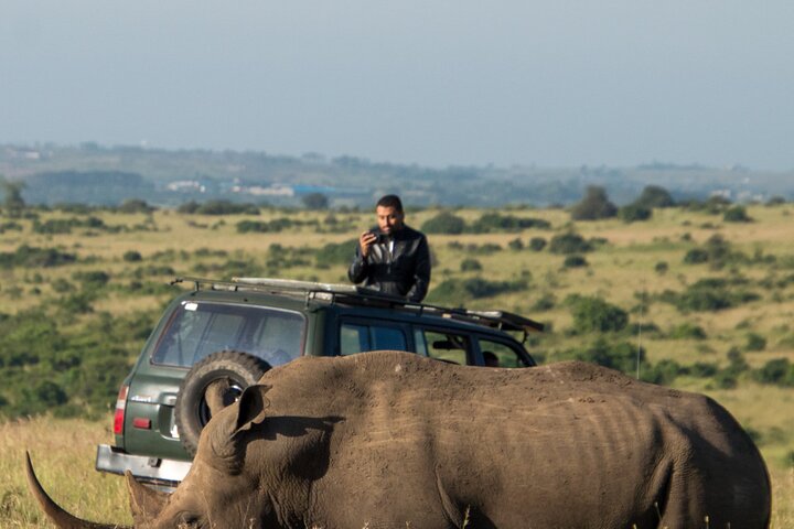 The Complete Guide to 4×4 Pop-Up Roof Car Rental Uganda