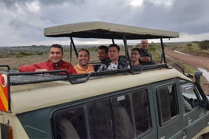 The Complete Guide to 4×4 Pop-Up Roof Car Rental Uganda