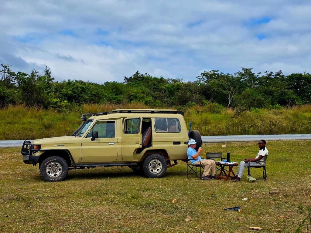 4x4-car-rental-uganda-with-a-driver-4x4-uganda-car-rentals