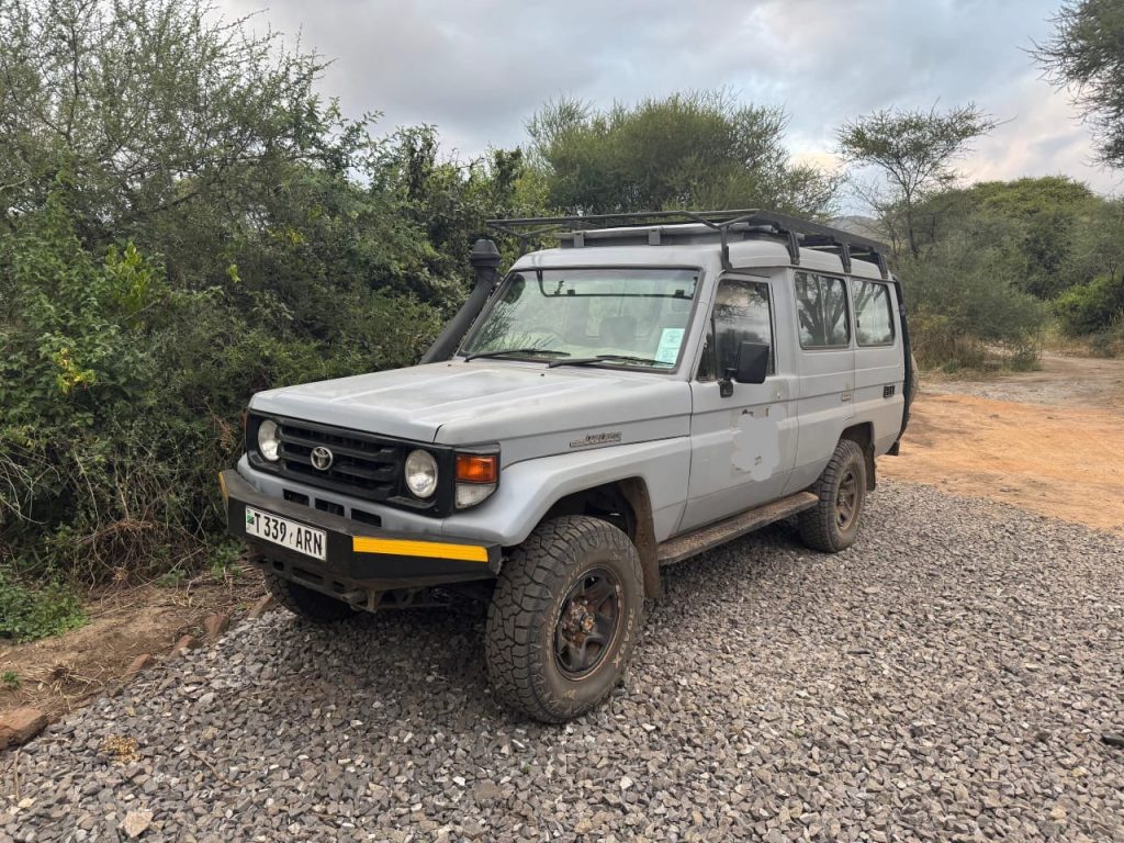 Toyota Land Cruiser LX 
