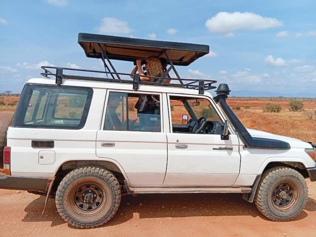 land-cruiser-lx-hardtop-rental-uganda